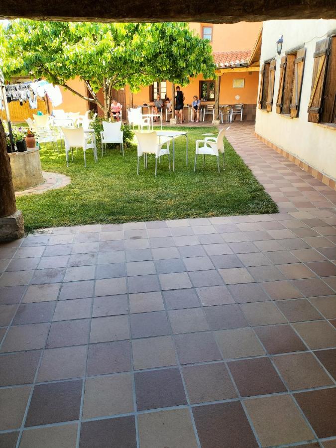 Albergue Don Camino Villalcázar de Sirga Екстериор снимка